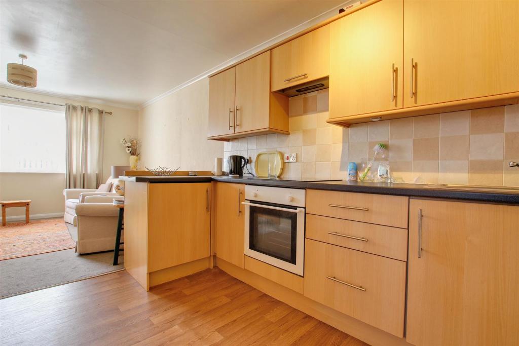 OPEN PLAN KITCHEN
