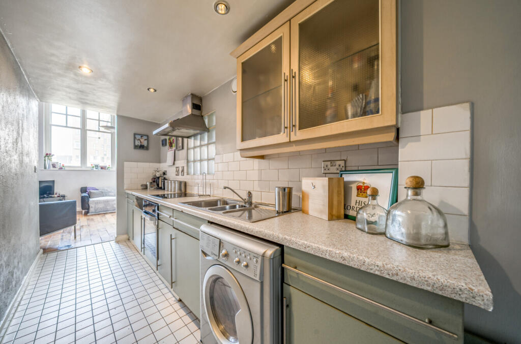 1350430-7-68bee50...