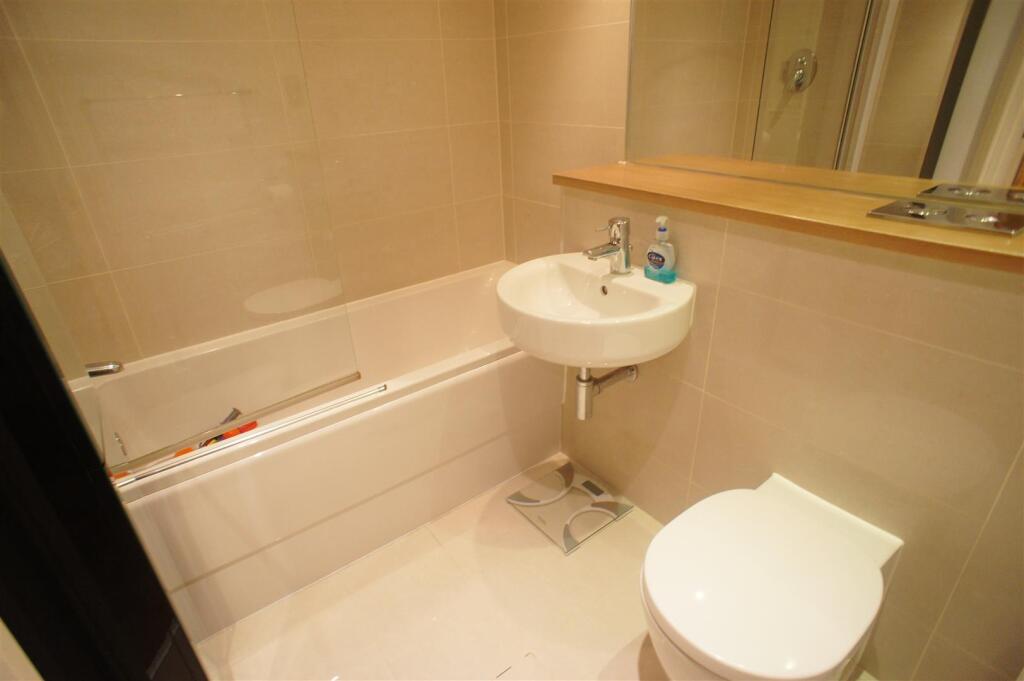 Bathroom.JPG