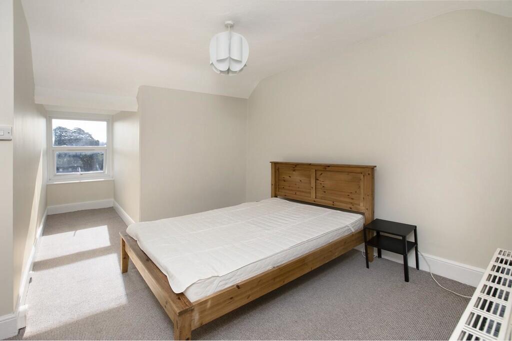 14Archibold202208...