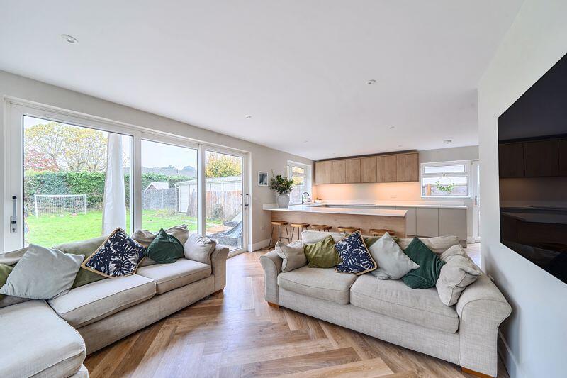 Bright Accommodation