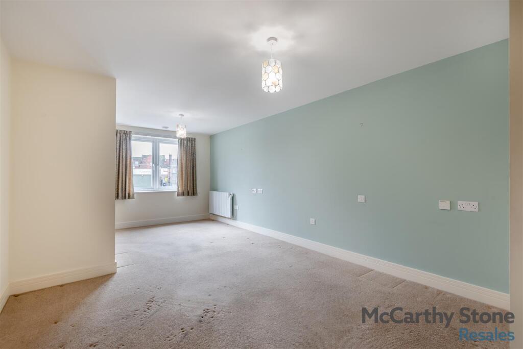 8637561-interior03.jpg