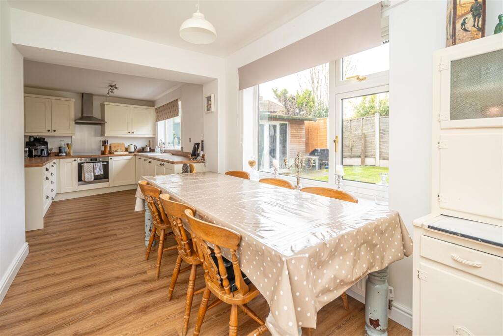 10 Grange Park (16).jpg