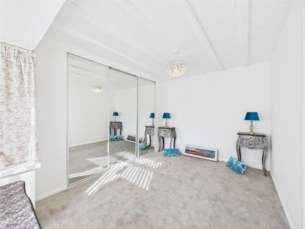 Bedroom: