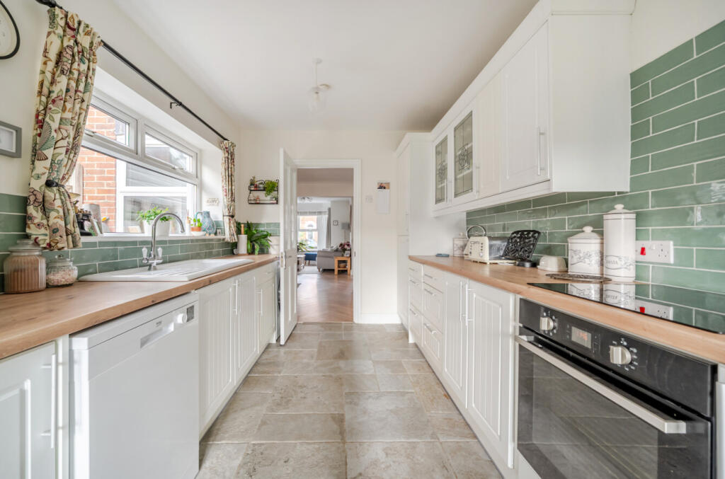 1374584-12-690355...