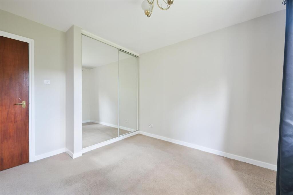 GRAYSHOT COURT, 2- (9).jpg