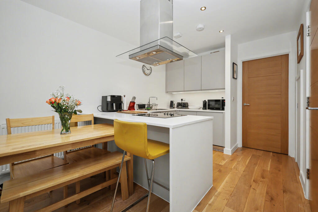 fitted kitchen.JPG