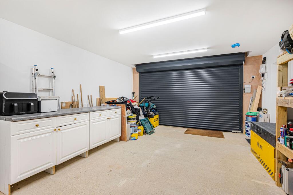 Double Garage/Utility