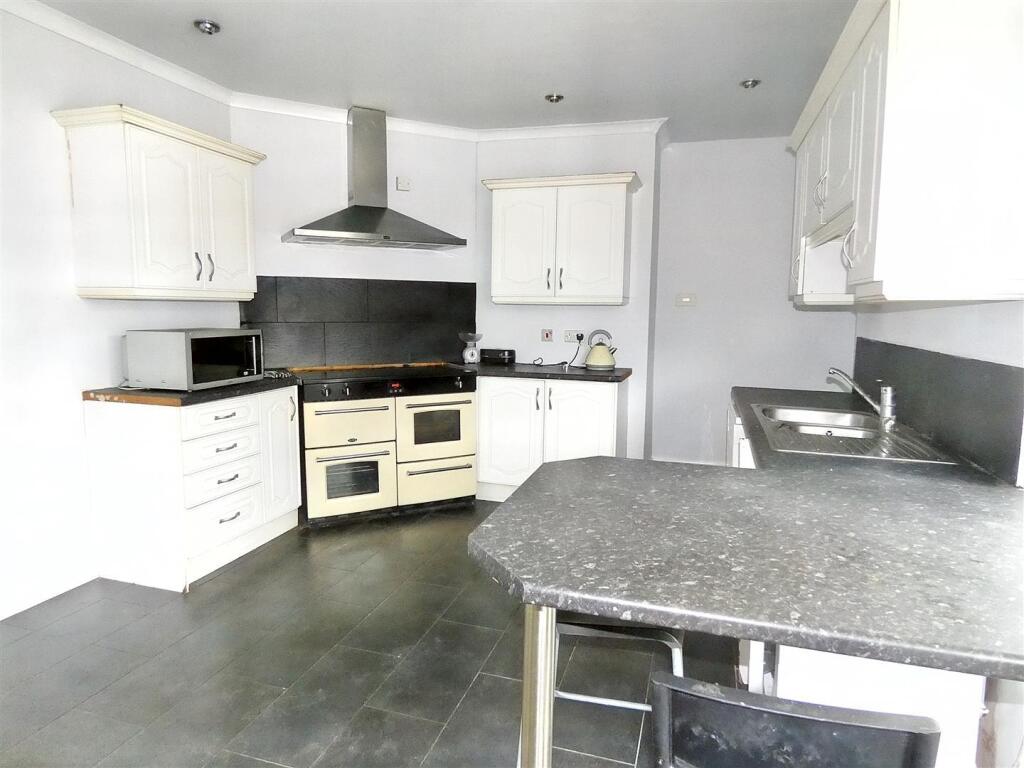 P1050420 (Large).jpg