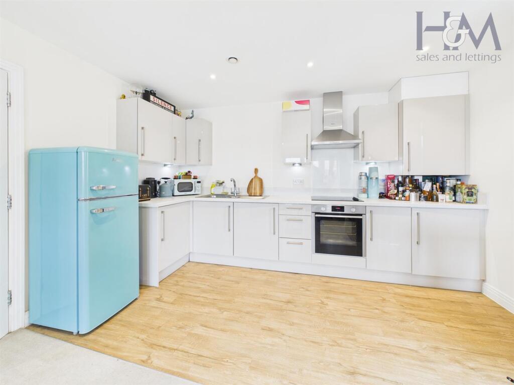 6, Chilton House, Giles Crescent, Stevenage, Hertf