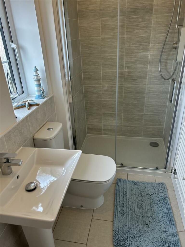 ENSUITE SHOWER ROOM