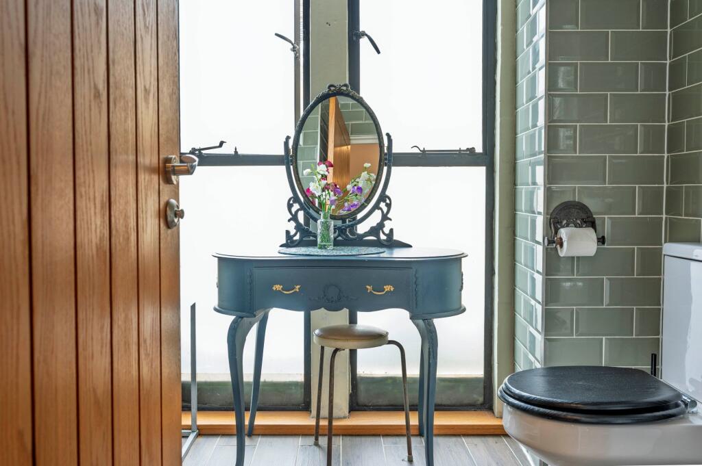 En-suite Dressing Table