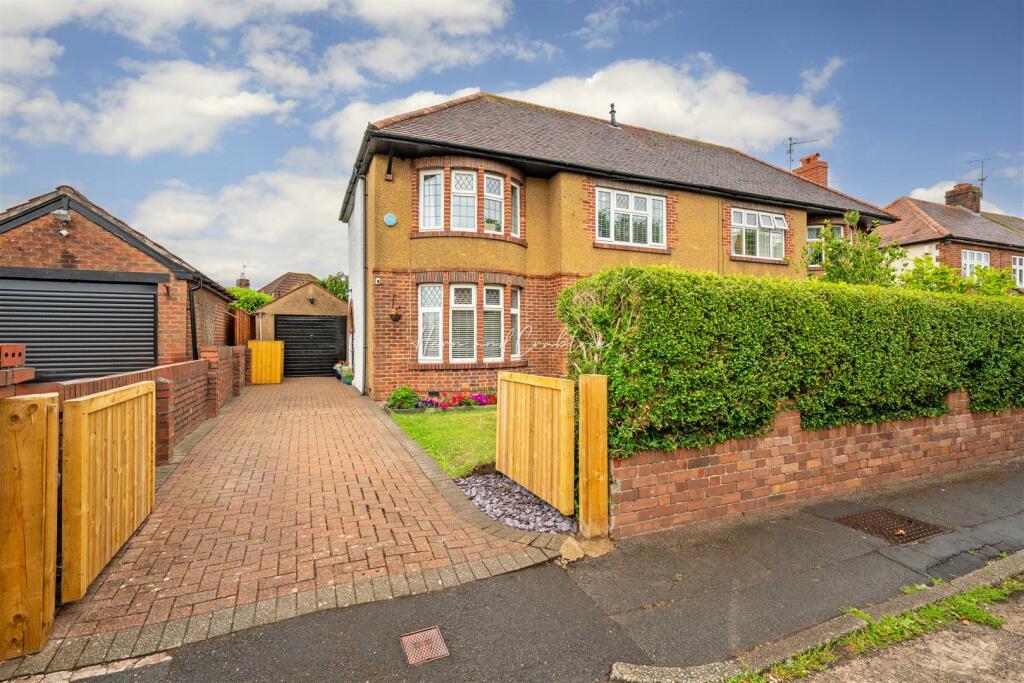 Porthamal Gardens, Rhiwbina, HernCrabtree (35).jpg