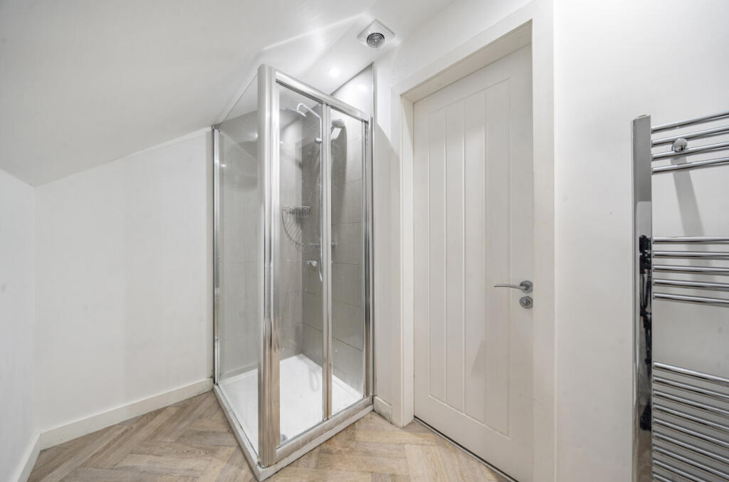 1364864-11-68ed35...