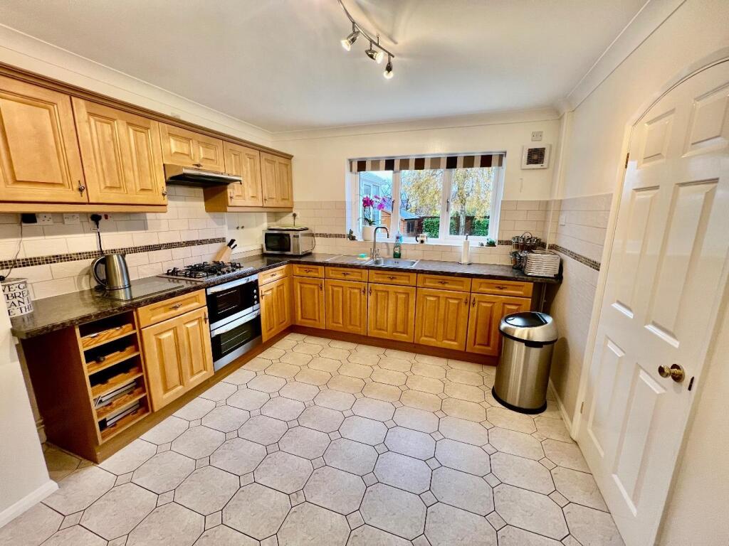 Kitchen/Breakfast Room