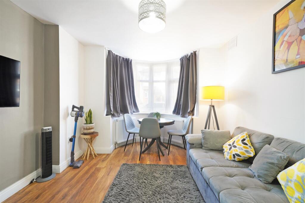 70 Eton Avenue - GGmuyLKfFhElyJpO8Qcz.jpg