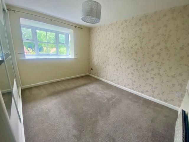 7 Queensbury Place bedroom 1.jpg