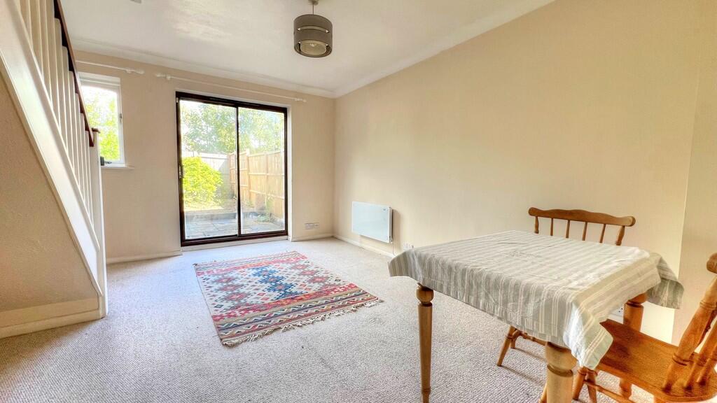 23 Balmoral Way 8...