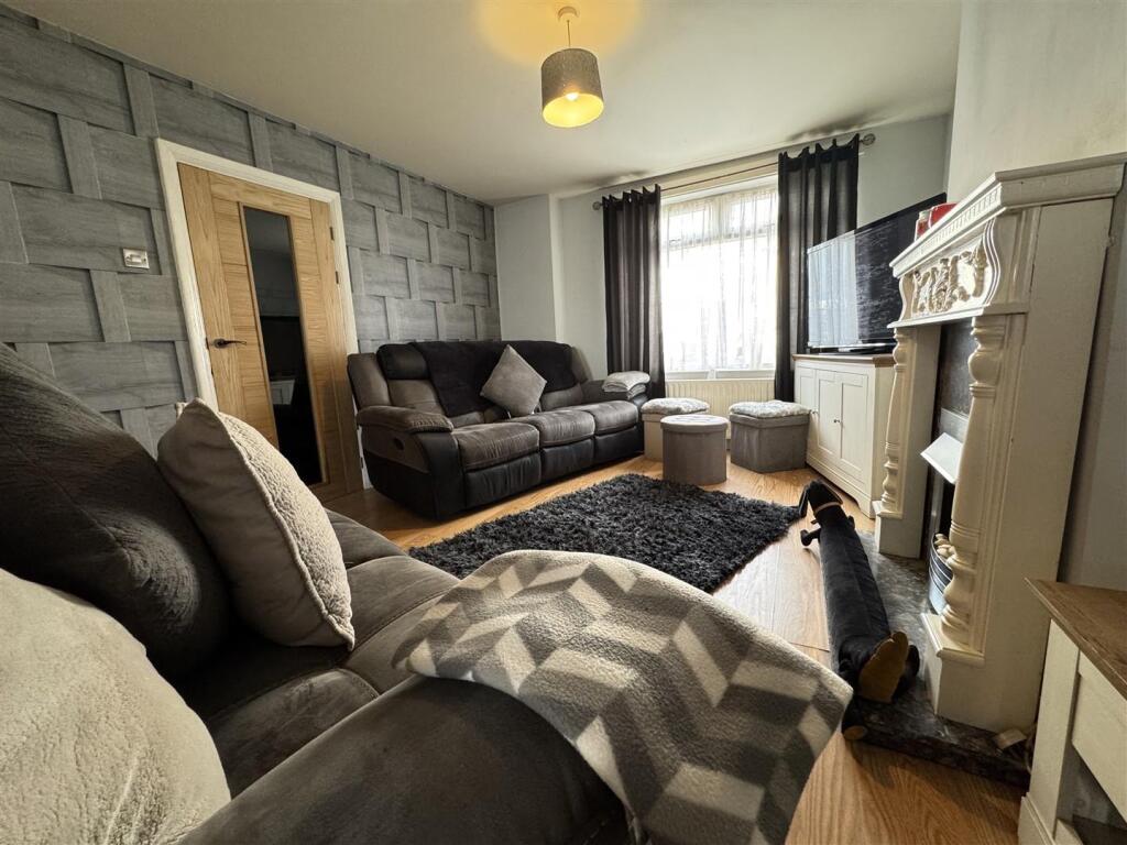 IMG_4895 (Large).JPG