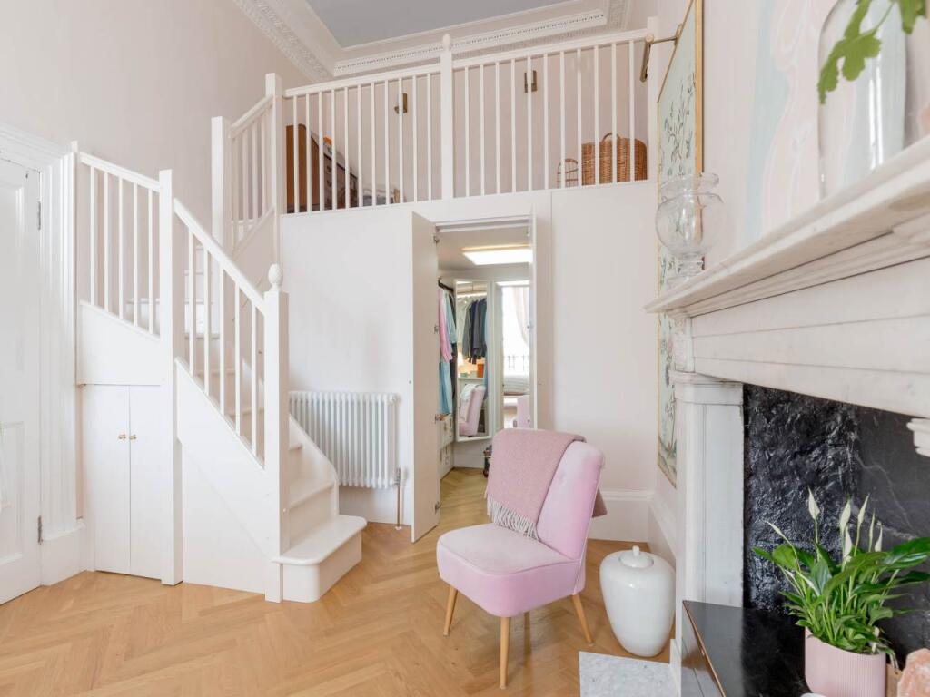 62660_Drummond_Place