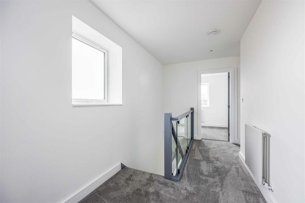 38a Five Heads Road, Horndean-Small-PorticoMarketi