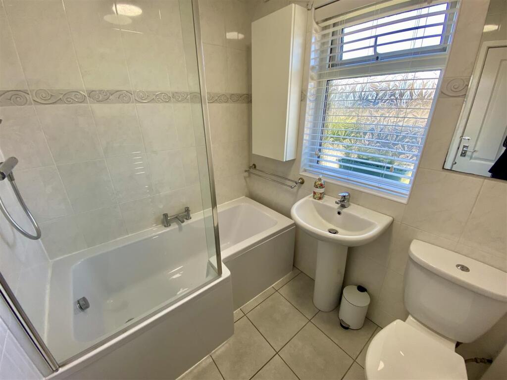 Bramleys Estate Agents - Manor Park - Mirfield (12