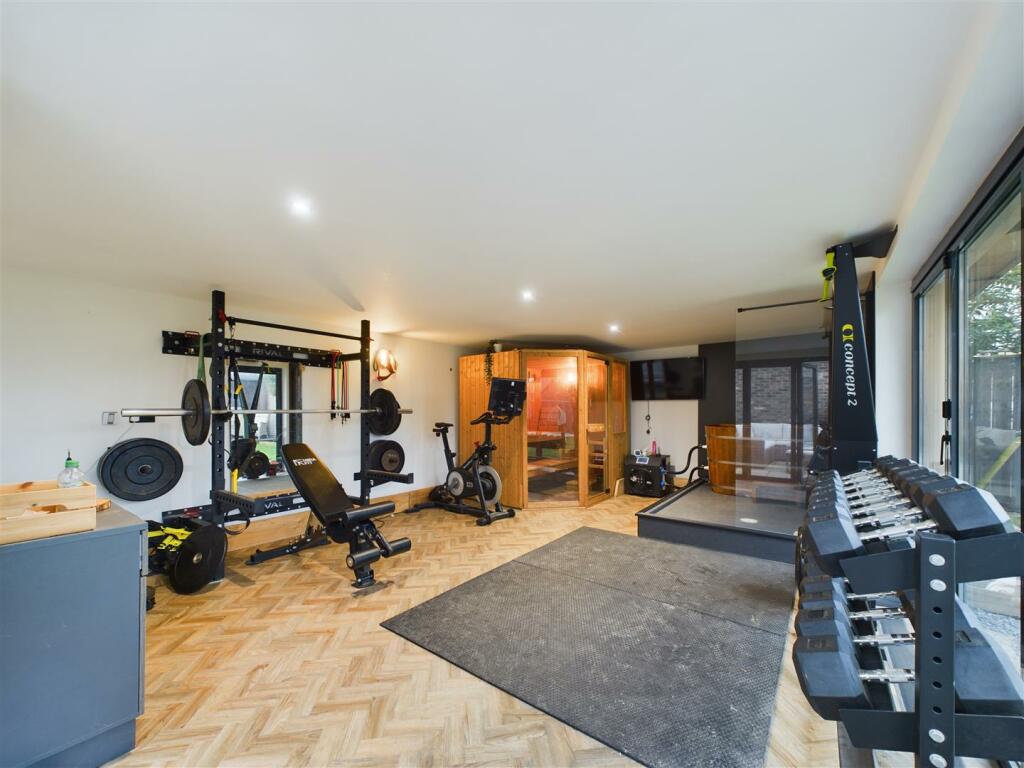 GARDEN ROOM