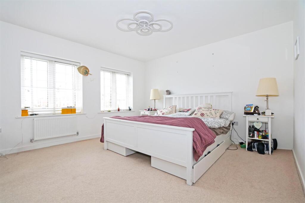 Master bedroom.jpg