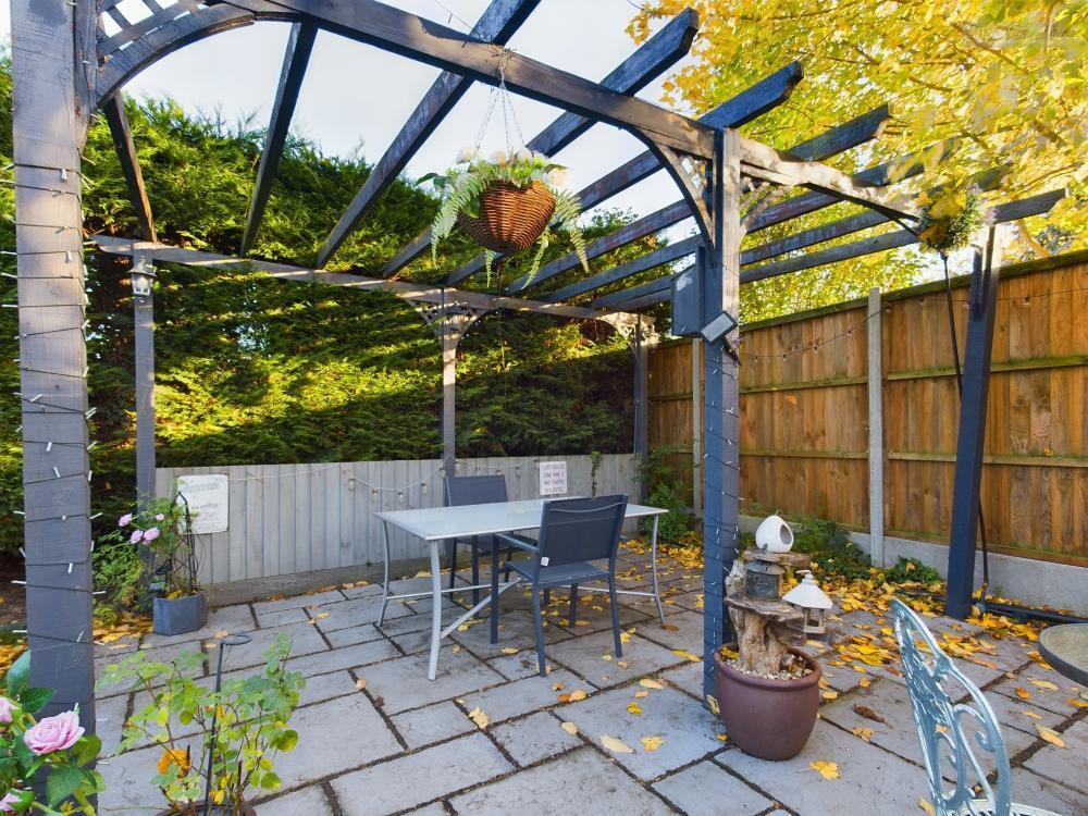 pergola.jpg