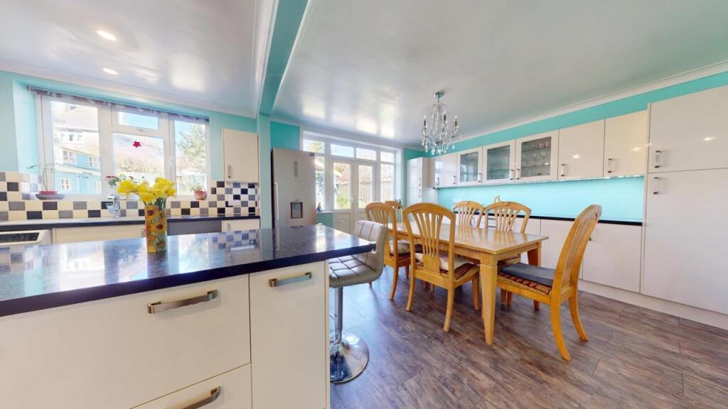 Kitchen Diner.jpg