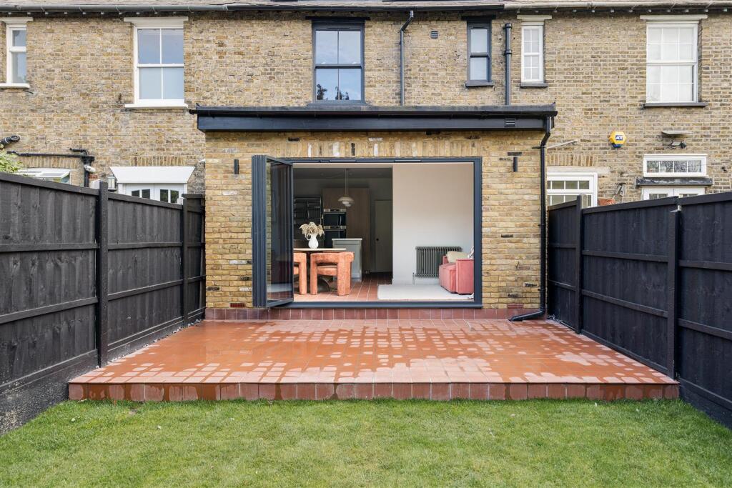 Pennant Terrace E17