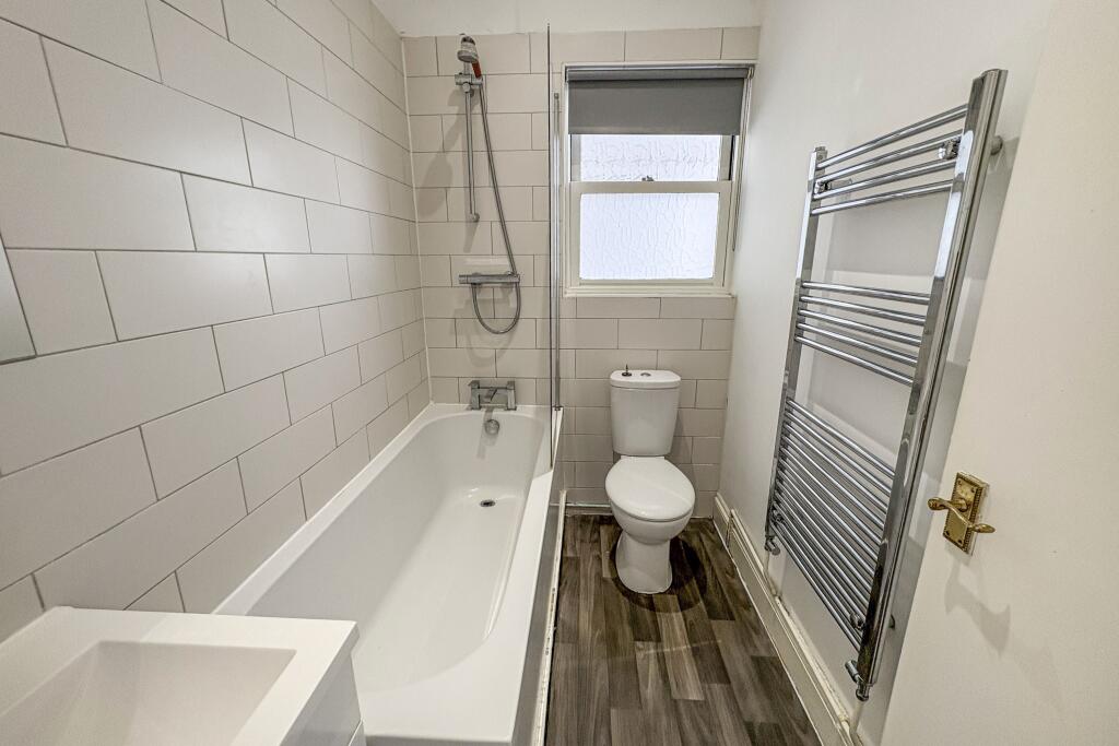 Flat 1, 20 Farm Road, Hove, BN3 1FB