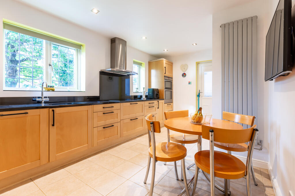 Robinson-David-Estate-Agents-Gloucester-Cherringto