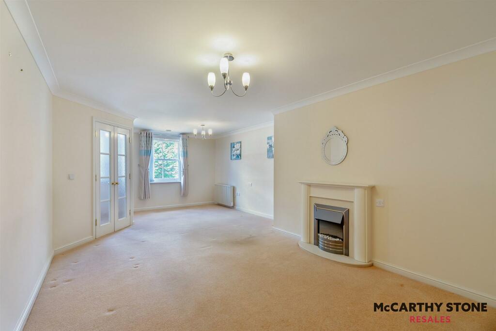 8610103-interior13-800.JPG