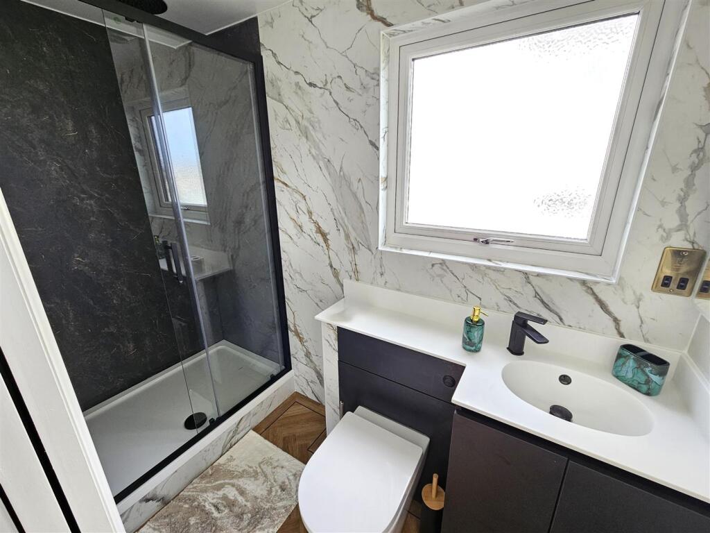 Summerhouse Shower Room.jpg