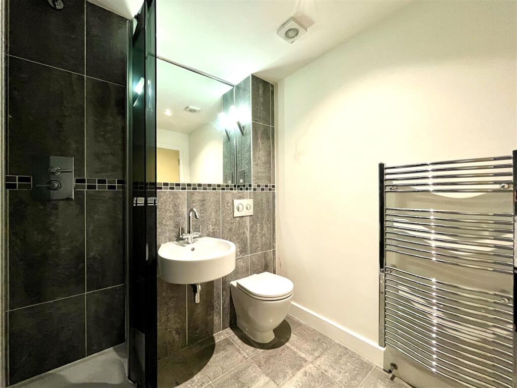 Bedroom 1 En Suite Aspect 2