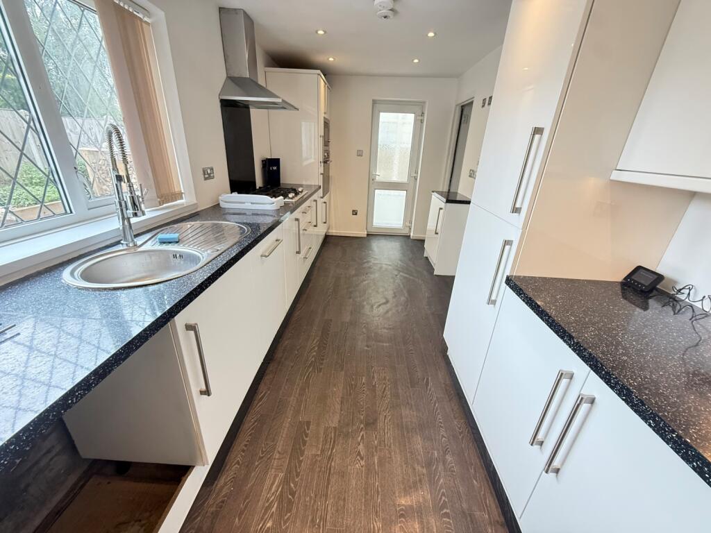 Kitchen (2)