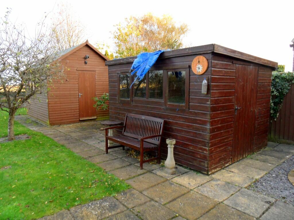 REAR GARDEN SHED