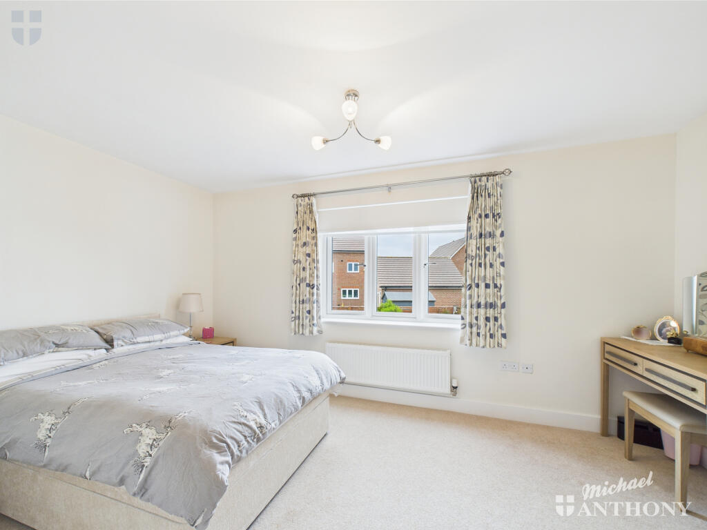 CAM03218G0-PR0648-STILL014