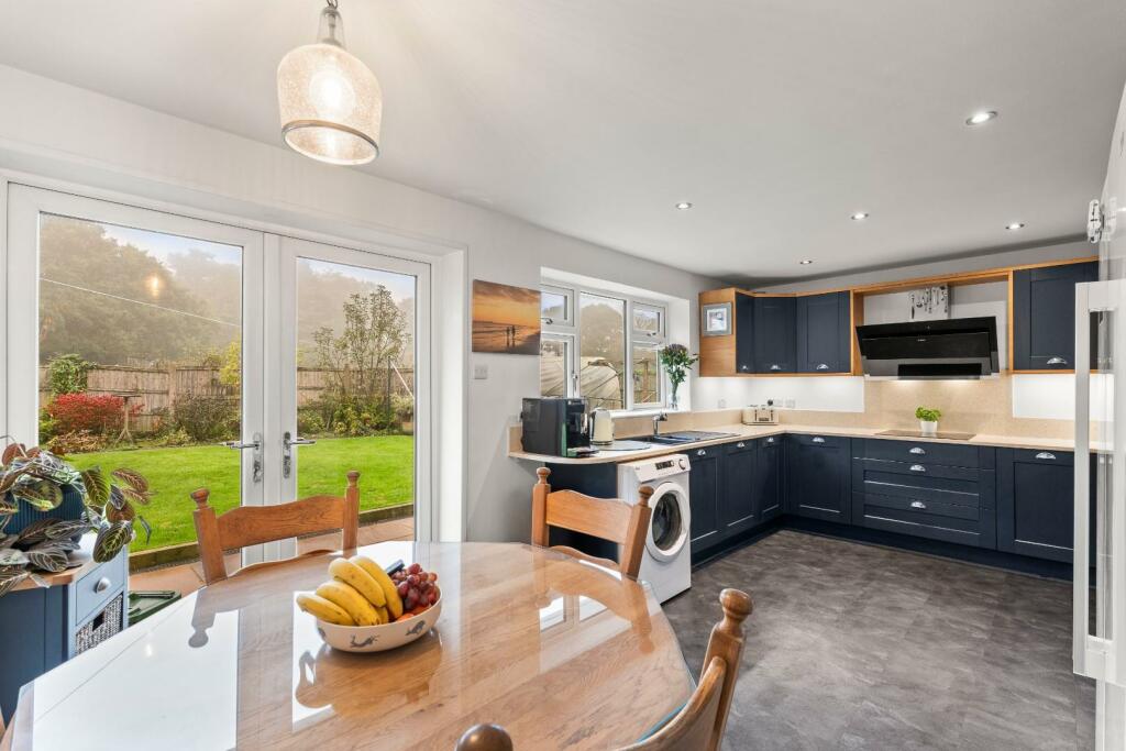 KITCHEN DINER 01.jpg