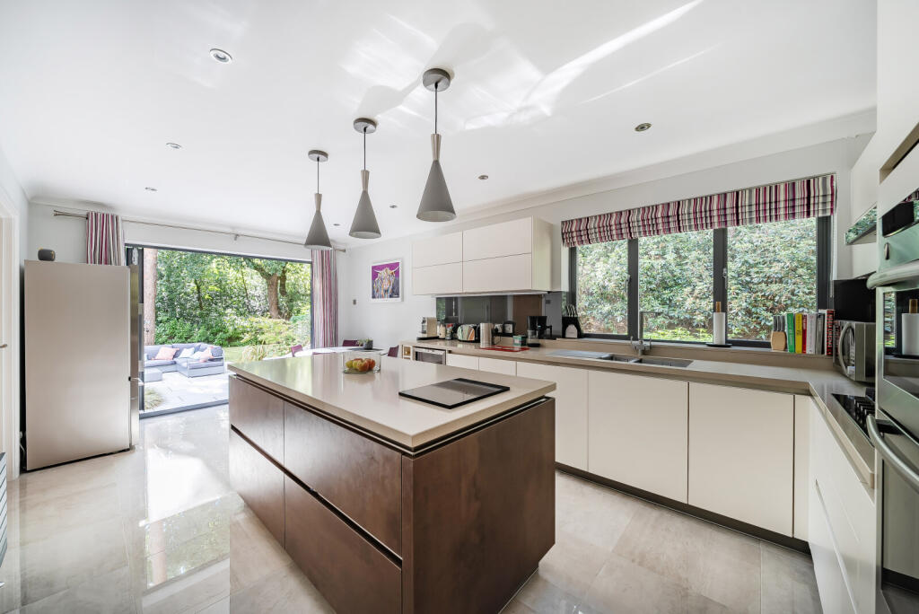 1348601-32-68bf21...