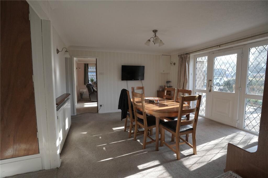 Hall/Dining Area