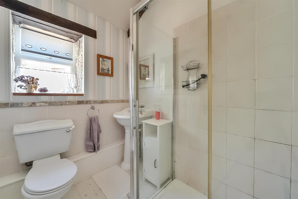 Annexe Shower Room
