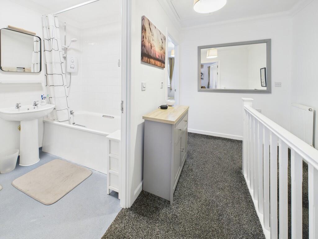 CAM02089G0-PR0428...