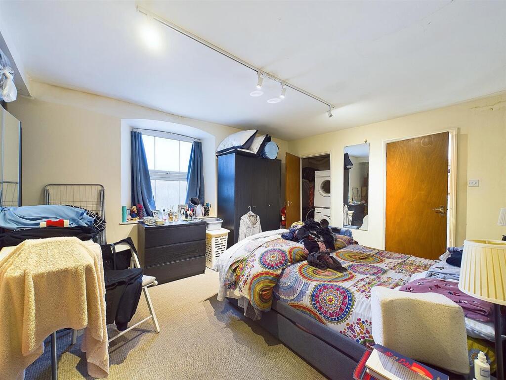 7 - 38 Bedminster Parade Investment Flats.jpg