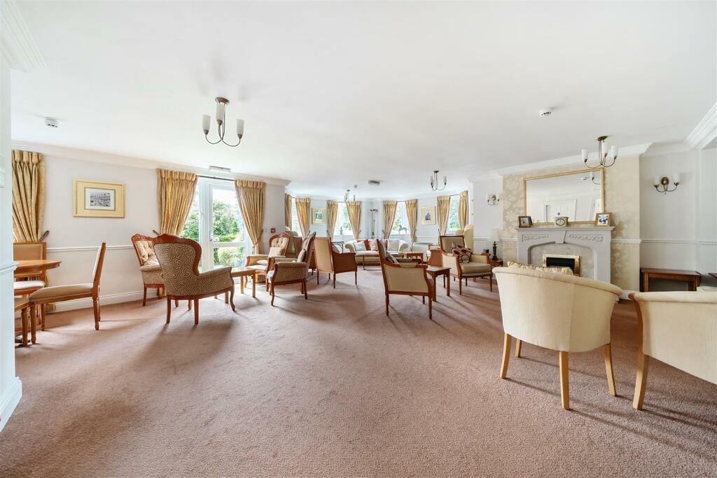 Owners Lounge.jpg