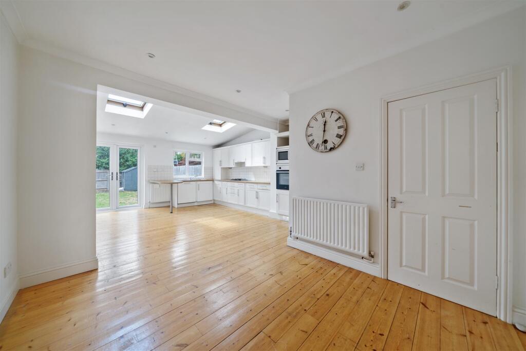 Kitchen &amp; Family Room