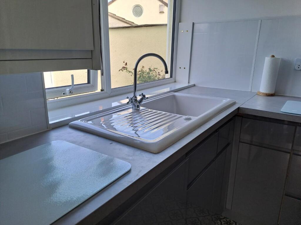 kitchen sink.jpg