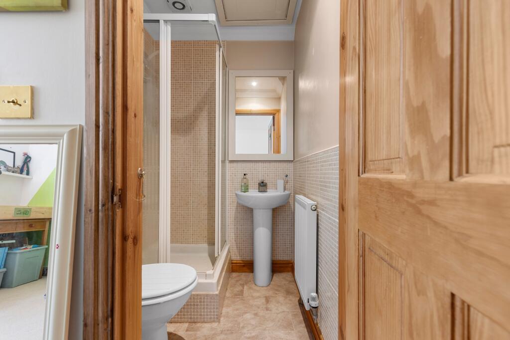 Ensuite To Bedroom 3