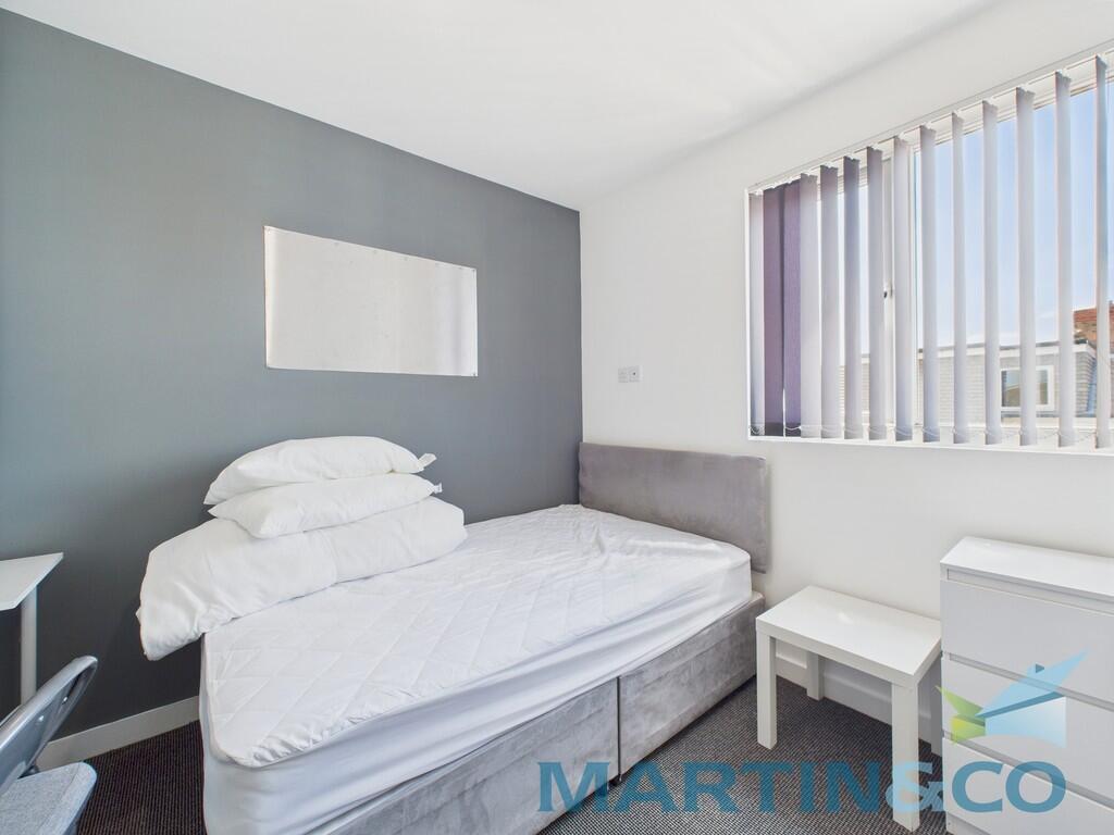 CAM01870G0-PR0167...